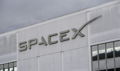 L'entreprise SpaceX relègue au second plan son objectif d'envoyer des humains vers Mars afin de donner la priorité à l'établissement d'une base lunaire ( AFP / Patrick T. FALLON )