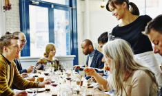 Trouver des restaurants avec des prix hyper compétitifs en France, c’est possible! ( crédit photo : Getty Images )