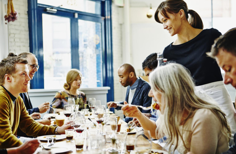 Trouver des restaurants avec des prix hyper compétitifs en France, c’est possible! ( crédit photo : Getty Images )