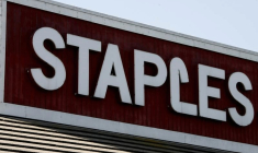 STAPLES VA ANNONCER SA VENTE À SYCAMORE PARTNERS