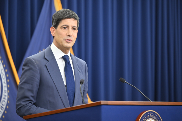 Kevin Warsh, lors de sa premi&egrave;re conf&eacute;rence de presse. (Cr&eacute;dits: Federal Reserve)