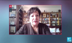 Contestation en Iran : les manifestants s'attaquent au turban des mollahs