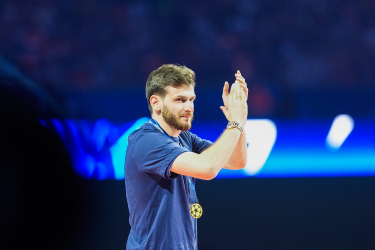 Kvara cambriolé lors de ses vacances à Cannes