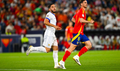 Contre l'Espagne, Rayan Cherki n'a pas joué avec ses crampons