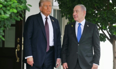 Le président américain Donald Trump accueille le Premier ministre israélien Benjamin Netanyahu à la Maison Blanche à Washington, le 29 septembre 2025 ( AFP / Jim WATSON )
