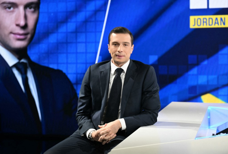 Jordan Bardella à Paris, le 2 mai 2024. ( AFP / MIGUEL MEDINA )