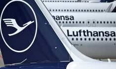 Des avions de la compagnie aérienne allemande Lufthansa sur le tarmac de l'aéroport de Francfort, le 15 avril 2026 ( AFP / Kirill KUDRYAVTSEV )