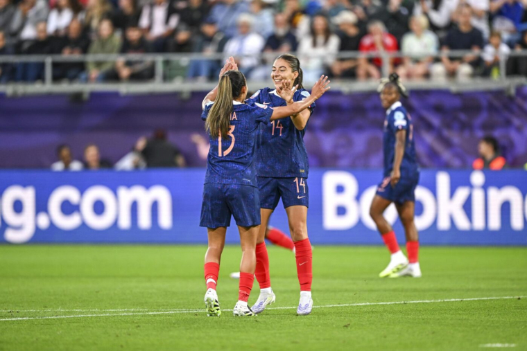Les Bleues détruisent le Pays de Galles