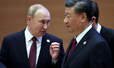 Le président russe Vladimir Poutine avec le président chinois Xi Jinping lors d'un sommet de l'Organisation de coopération de Shanghaï à Samarcande, Ouzbékistan