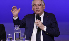 François Bayrou à Paris, le 7 mars 2025. ( AFP / STEPHANE DE SAKUTIN )