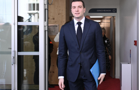 Jordan Bardella à Puteaux, près de Paris, le 20 mars 2024. ( AFP / BERTRAND GUAY )