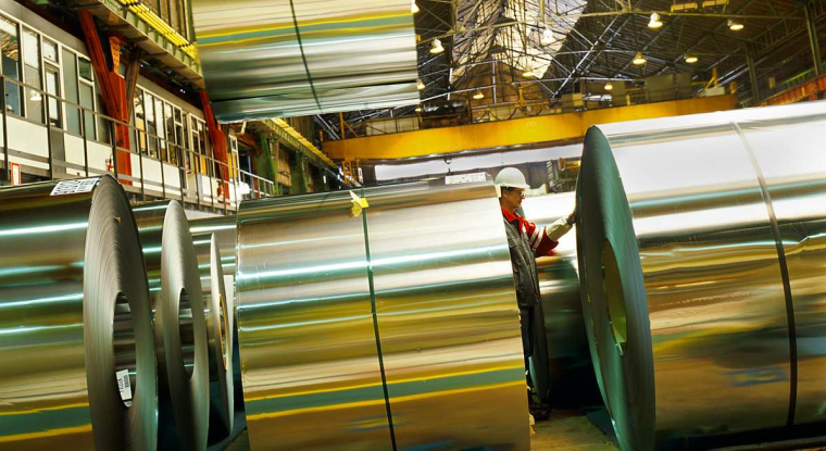 L'industriel continue d'investir pour renforcer la compétitivité de ses sites européens, notamment à Genk (Belgique) et à Gueugnon (France). Il veut faire de sa faible empreinte carbone un atout de poids face à la concurrence asiatique. (© Aperam)