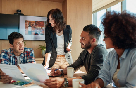 Les PME tardent à adopter l'épargne salariale, malgré son image positive, en raison d'un manque d'information,  (Crédit photo : 123RF)