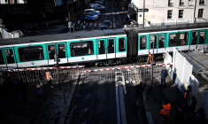 ( AFP / CHRISTOPHE ARCHAMBAULT )