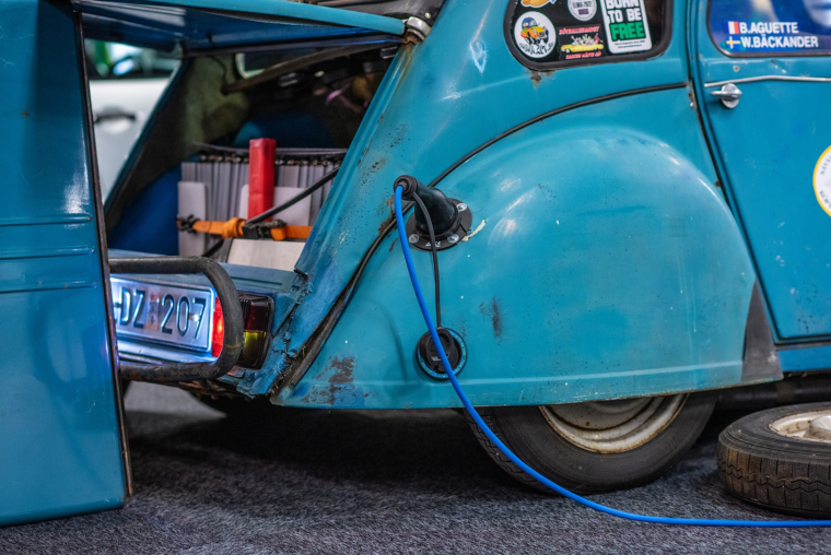 La mythique Citro&euml;n 2CV, revient en version &eacute;lectrique. Apr&egrave;s la DS, que dit le retour de cette ic&ocirc;ne fran&ccedil;aise? (cr&eacute;dit: Adobe Stock)