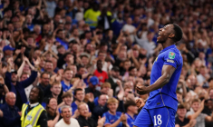 Danny Welbeck qualifie Chelsea, lors de sa première avec les Blues