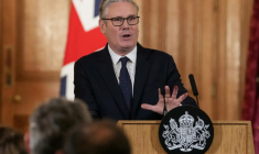 Le Premier ministre britannique Keir Starmer s'exprime lors d'une conférence de presse à Londres le 15 juin 2026 ( POOL / CARLOS JASSO )