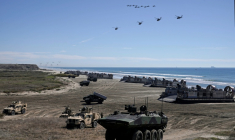 L'armée américaine prévoit d'implanter sur la côte sud-est de l'Australie, à bonne distance de la Chine, un stock d'équipement militaire prêt à l'utilisation dont des armes ( AFP / Oliver Contreras )