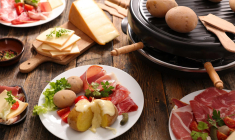 Nos conseils pour bien choisir son appareil à raclette. ( crédit photo : Getty Images )