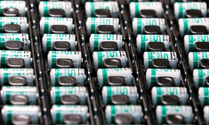 Des batteries lithium-ion sont photographiées sur le site de production de Saft Groupe, spécialistes des batteries, à Poitiers