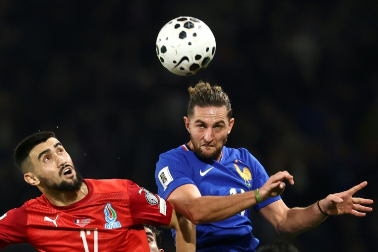 Le milieu des Bleus Adrien Rabiot contre l'Azerbaïdjan en qualification du Mondial, le 10 octobre 2025 au Parc des Princes ( AFP / FRANCK FIFE )