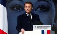 Emmanuel Macron à Paris, le 8 mars 2024. ( POOL / GONZALO FUENTES )