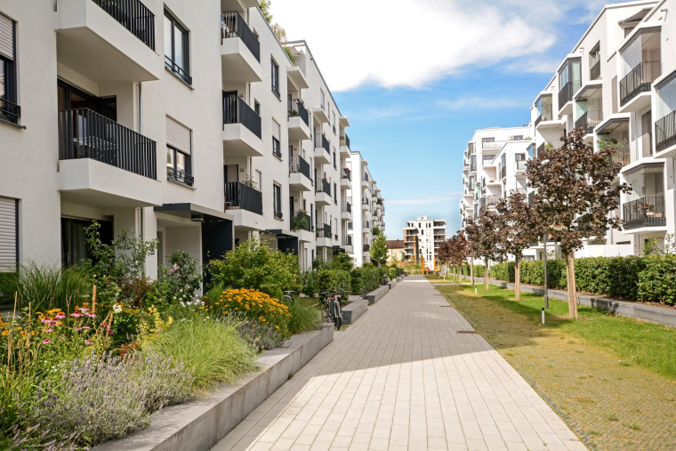 Les appels de charges ne sont pas répartis uniformément entre des copropriétaires crédit photo : PIXEL to the PEOPLE/Shutterstock / PIXEL to the PEOPLE
