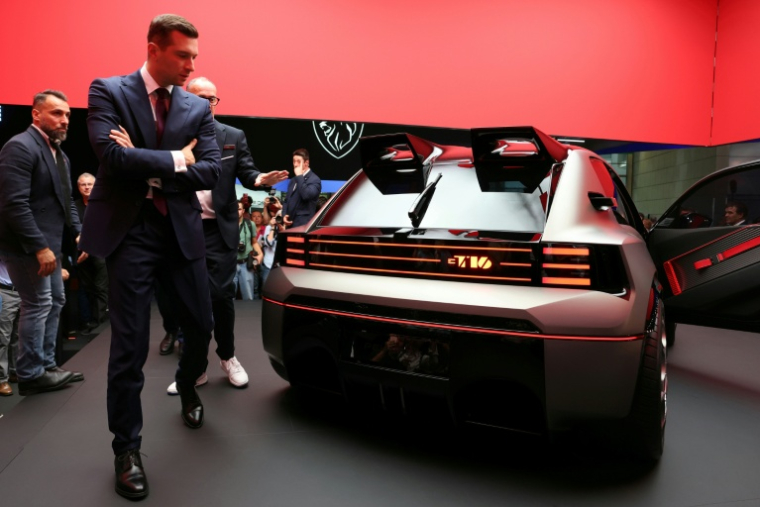 Le président du RN Jordan Bardella au Mondial de l'Auto à Paris le 16 octobre 2026 ( AFP / Thomas SAMSON )
