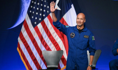 L'astronaute et pilote de l'ESA (Agence spatiale européenne), Luca Parmitano, lors d'une conférence de presse annonçant l'équipage de la mission Artemis III au Centre spatial Johnson de la Nasa à Houston, au Texas, le 9 juin 2026 ( AFP / RONALDO SCHEMIDT )