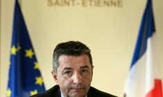 Le maire de Saint-Etienne, Gaël Perdriau, assiste à une conférence de presse, le 29 janvier 2024 à Saint-Etienne (Loire) ( AFP / JEFF PACHOUD )