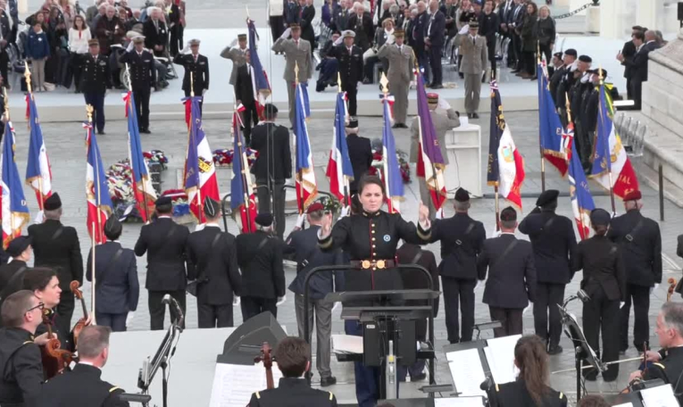 Commémorations du 8 mai 1945: Macron arrive à l'Arc de Triomphe
