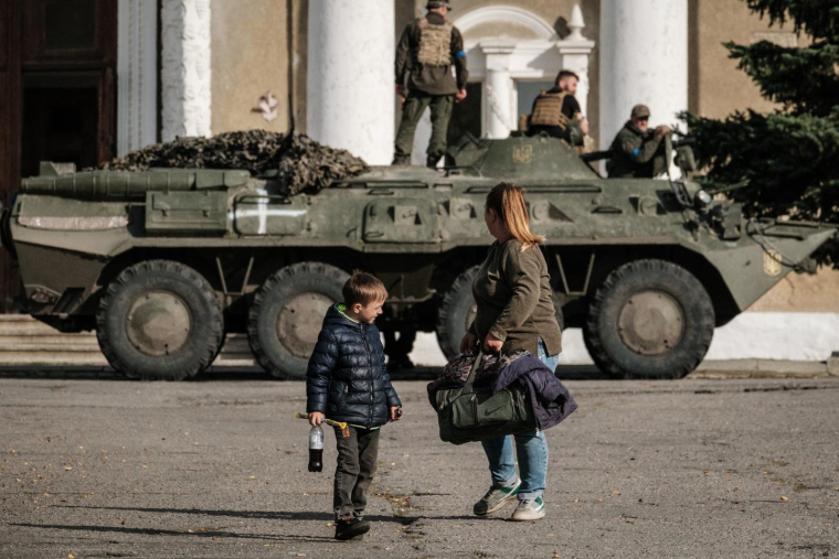 Les forces ukrainiennes semblent dorénavant lancées dans la reprise de Lyman, un important noeud ferroviaire dans la région de Donetsk. ( AFP / YASUYOSHI CHIBA )