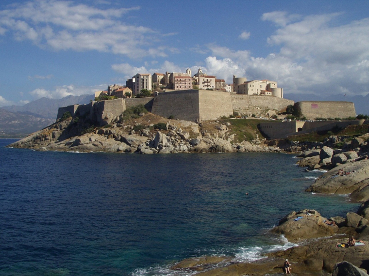 Entre 2006 et 2019, le coût du logement a augmenté de 68 % sur l'île de Beauté, soit deux fois plus qu'en métropole. (illustration) (Simon / Pixabay)