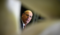 Eric Lombard, le 23 décembre 2024, à Paris ( AFP / JULIEN DE ROSA )