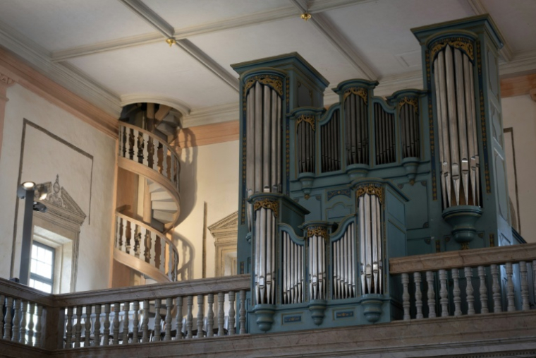 L'orgue du temple protestant Saint-Martin de Montbéliard, dans le Doubs, le 17 avril 2026 ( AFP / SEBASTIEN BOZON )