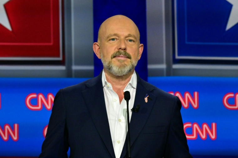 Le candidat républicain Steve Hilton participe à un débat pour le poste de gouverneur de Californie à Monterey Park, en Californie, le 5 mai 2026 ( AFP / Frederic J. Brown )