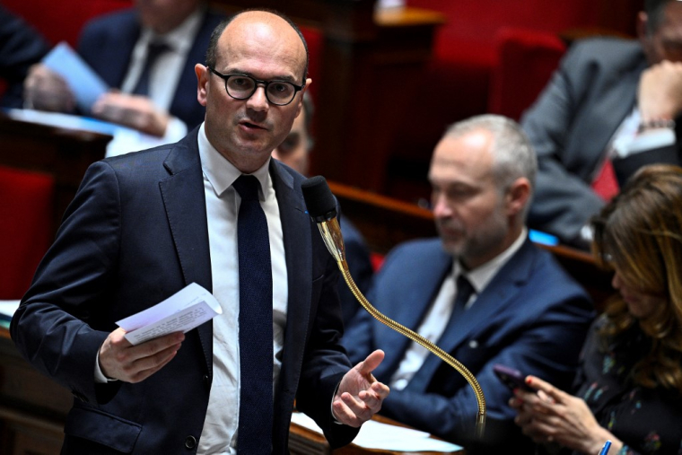 Le ministre délégué à l'Industrie Sébastien Martin Paris le 20 mai 2026. ( AFP / JULIEN DE ROSA )