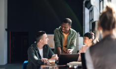 La baisse des taux d’intérêts pousse certains emprunteurs à renégocier ou faire racheter leur crédit immobilier.