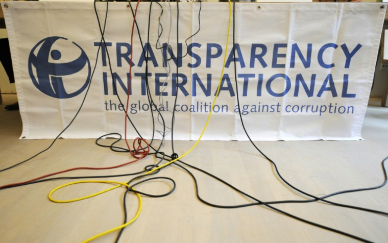 L'ONG de lutte contre la corruption Transparency International (TI) alerte sur l'aggravation de la corruption dans les démocraties du monde entier, attribuant aux États-Unis leur pire score jusqu'ici calculé ( AFP / JOHN MACDOUGALL )