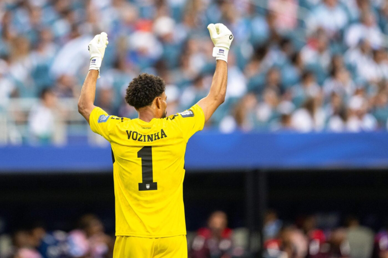 Vozinha contraint de changer de nom pour jouer dans son nouveau club