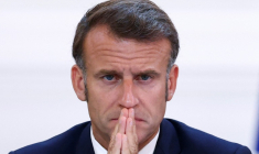 Le président français Emmanuel Macron participe à une réunion avec les élus et les représentants de Nouvelle-Calédonie à l'Elysée, à Paris, le 12 juillet 2025 ( POOL / Tom Nicholson )