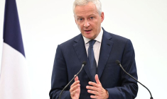 Le ministre français de l'Économie, des Finances et de la Souveraineté industrielle et numérique Bruno Le Maire prononce un discours lors d'une conférence de presse sur la situation énergétique en France et en Europe