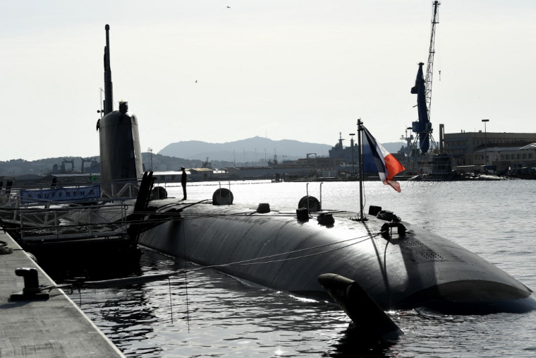 Un sous-marin Barracuda à Toulon. ( AFP / NICOLAS TUCAT )