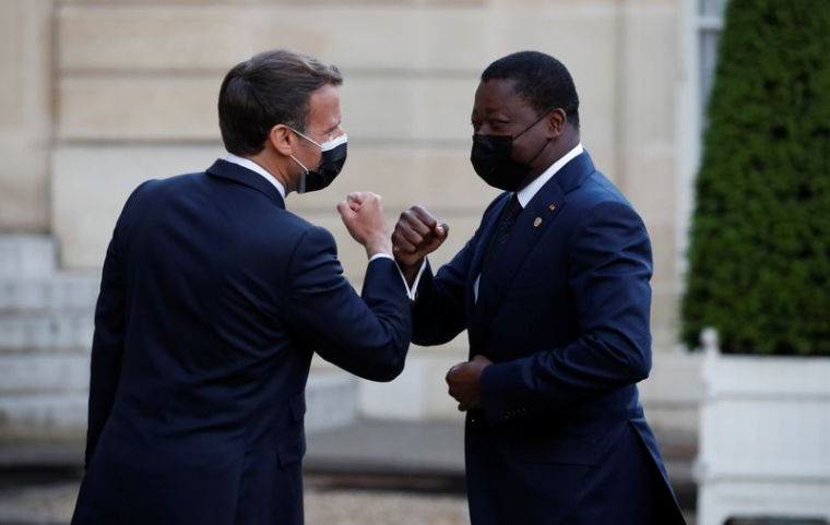 MACRON ACCUEILLE UN SOMMET SUR LA RELANCE DE L'ÉCONOMIE EN AFRIQUE