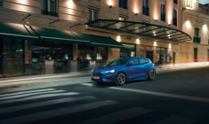 Avec ses lignes sportives haut de gamme, la nouvelle Ford Focus attire les regards.