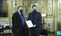 Tensions France-Algérie : Le Drian à Alger pour renouer le dialogue