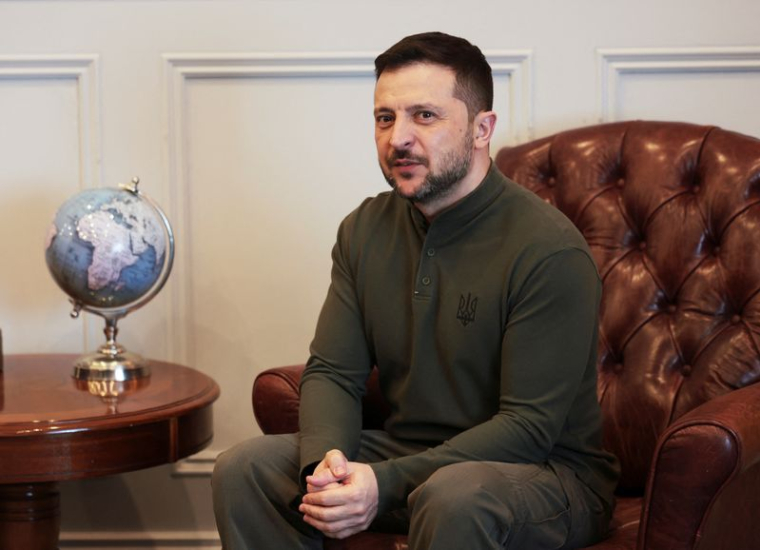 Le président ukrainien Volodymyr Zelenskiy s'exprime lors d'une réunion Shannon