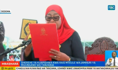 Images de la cérémonie d'investiture de la présidente tanzanienne Samia Suluhu Hassan le 3 novembre 2025 ( Tanzania Broadcasting Corporation (TBC) / - )