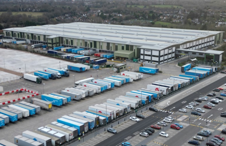 Le centre de distribution d'Amazon à Coventry, le 2 mars 2023 ( AFP / Darren Staples )