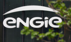 Le logo du groupe français du gaz et de l'électricité Engie est visible sur la tour de l'entreprise située à La Défense, à Courbevoie, près de Paris